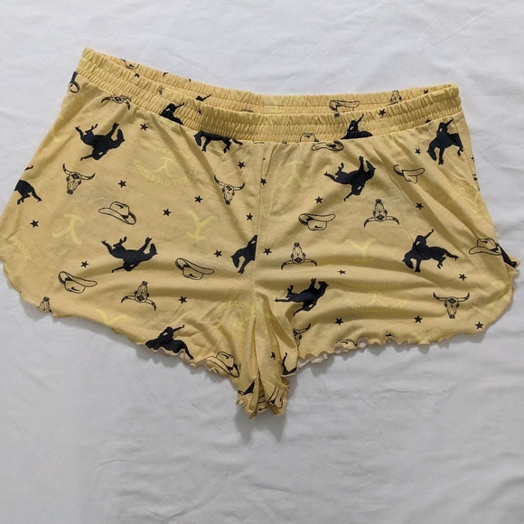 Yellowstone Dutton Ranch Women's 3 Piece Pajama Set, Size 2XL(18W-20W), NWT - Picture 6 of 10